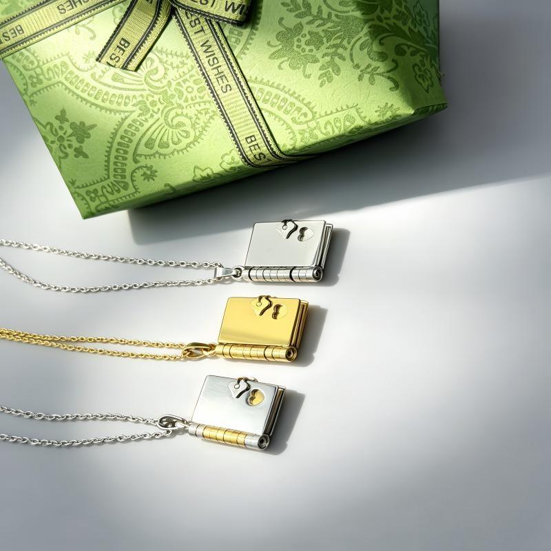 Collar con colgante de sobre,  - Custom Photo Book reseña y precio